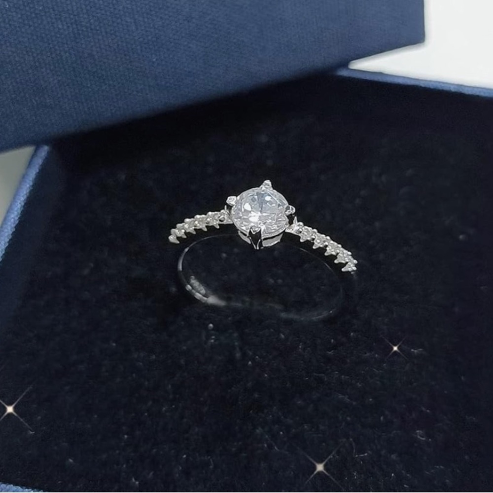 - New engagement wedding ring